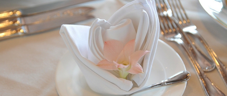 How To Fold A Napkin Like The Professionals How To Fold A Napkin Like The Professionals
