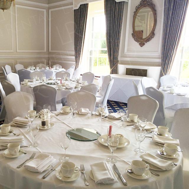 Baby Shower https://d1hcs5uofxldvl.cloudfront.net/linen-rental/article_additional/baby-shower3/baby-shower3.jpg - Ensure everyone has enough space on the table to enjoy the baby shower.